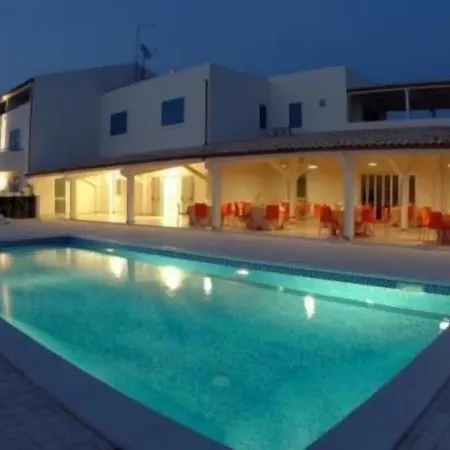 Parco Della Rocca 4*