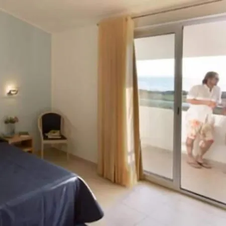 Parco Della Rocca 4* Punta Braccetto