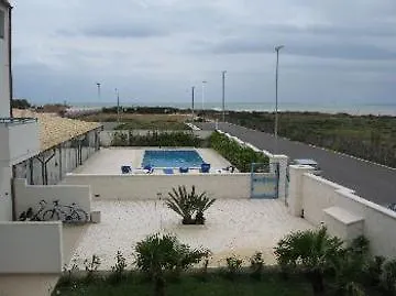 Parco Della Rocca מלון