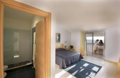 Parco Della Rocca Hotel Punta Braccetto